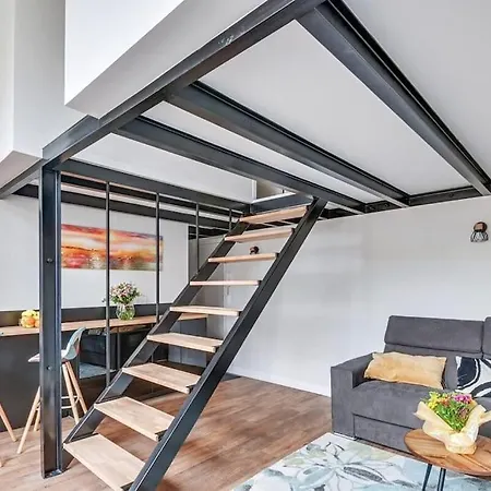 Brp Center, Two Apartment